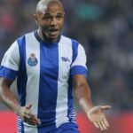 Brahimi em campo com a camisola do FC Porto e título “Brahimi largou uma bomba: o FC Porto foi roubado por dentro”